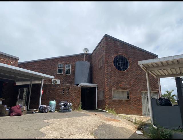 4 BEDROOM HOUSE FOR SALE IN MANOR GARDENS